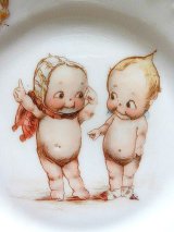 キューピーのプレート　絵皿　１３cm　★ローズオニール　ドイツ　アンティーク　１．