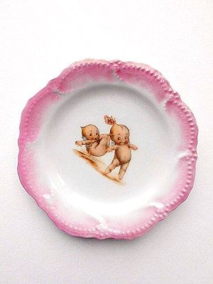 画像1: キューピー　小皿　ドイツのアンティーク　ローズオニール　絵皿　ベビーギフト　Ｂ　