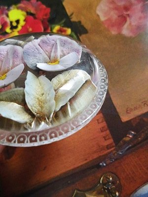 画像2: パンジー　ヴィオラの花　ルーサイトブローチ　