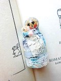 ベビーを抱っこミニチュアドール　イギリス　ハンドメイド　アンフラー
