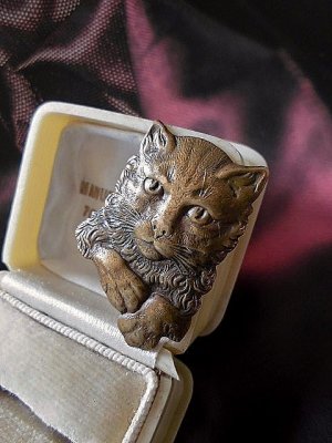 画像2: ヴィクトリアンキャット　真鍮色の猫　ブローチ　ピン　