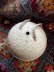 画像4: エンボス模様が美しい毛糸玉ホルダー　ベークライト　アイボリーホワイト　英国 (4)