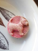 テリアのボタン　ピンクカラー　