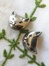 キャットフェイス　おとぼけにゃんこ　猫のピューターボタン