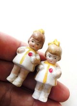 女の子ふたり　ミニチュア　２体セット　ドールハウス　ヘルトヴィヒ　HERTWIG