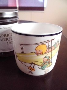 他の写真1: ルーシーアトウェルのカップ　シェリーの食器　ボンチャイナ　