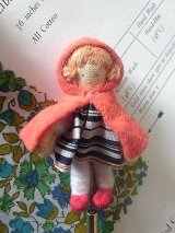 布と毛糸の赤ずきんちゃん　ステックピンつき　