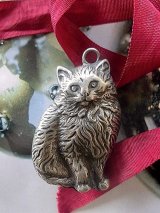 銀の猫　シルバーラトル　ヴィクトリアンキャット　