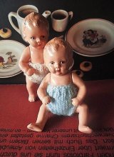 ニットパンツのベビーさん　７ｃｍ　ドイツ　ヴィンテージ　三つ葉のマーク
