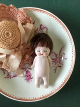 ウィッグをつけたオールビスク　アンティークドール　スリーピングアイ    ７cm