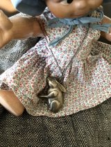 銀色うさぎ   トップ　ふっくらシルエット  ラトル　シルバープレート　