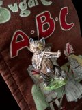 バイオリン弾きの猫　ミニチュア陶器　イギリス     WADE社　　　