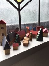 積み木TOY        小さな家          窓辺の箱庭