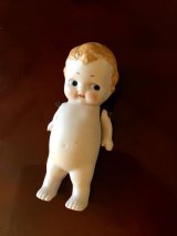 くるくる巻き毛のビスクドール     スタンディングポーズ          １１ｃｍ     ドイツ     ヘルトヴィヒ　HERTWIG