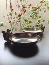 どんぐり抱えたりすのトレイ   ★ ちょっと贅沢な シルバープレート