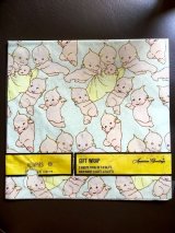 キューピーのラッピングペーパー　ベビーシャワー　スケールとセット