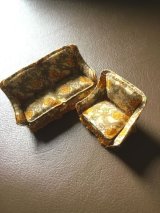 クラシカルなソファー　セット　★ 可愛らしいフラワープリント　ドールハウス サイズ 　 ヴィンテージ　　