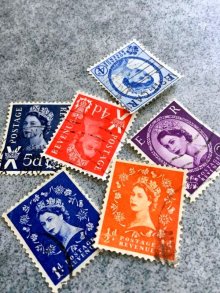 他の写真2:  エリザベス女王　切手のセット　イギリス　クラフトにも  　D