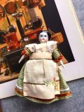 チャイナショルダードール　エプロンドレス    ジャーマンアンティーク　チャイナヘッド