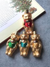 心ときめくシーズンに向けて　熊のグラスオーナメント  ★クリスマスツリー　　　