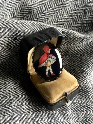 画像1: 赤ずきんちゃんのボタン　ガラスドーム ＆ くるみボタン