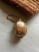 ソーイングキット　胡桃　ヴィンテージ　ブラスカラー　チェーンつき