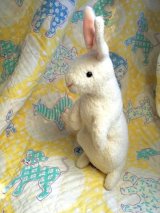 ホワイトラビット　立ち姿のうさぎ　シュタイフの白兎　　２０ｃｍ