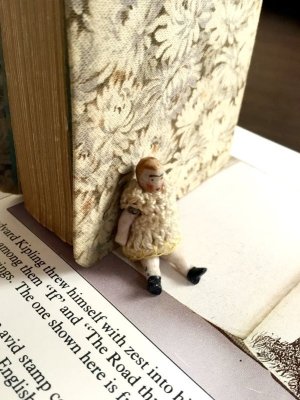 画像2: ニットワンピースのミニチュアドール　オールビスク　HERTWIG　ドールハウス   人形遊び