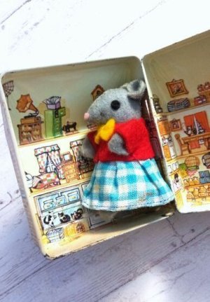 画像1: 赤レンガのペットショップ ＆ ネズミの女の子　ベーカリー　小さな家　ブリキ缶　英国　　
