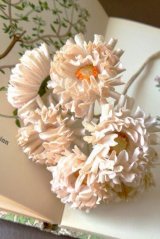 ヴィンテージの布花　コサージュ   ★ブーケ　ドール制作    　素材　造花　２．