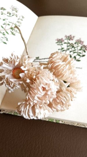 画像4: ヴィンテージの布花　コサージュ   ★ブーケ　ドール制作    　素材　造花　２．