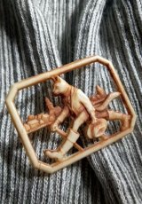 長靴をはいた猫　★雰囲気の良い透かしのブローチ　セルロイドコレクション