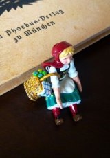 ミニチュアの赤ずきんちゃん　ピューター　英国　 ハンテル　スコットランド　　　