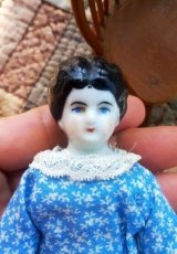 ブルードレスのチャイナヘッドドール　小さなサイズ　１４，５ｃｍ