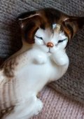 眠たそうな猫さん　  BROWN TABBY CAT　ミニチュア フィギア    　ロイヤルドルトン　
