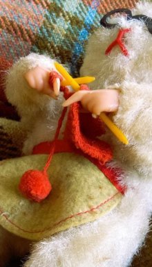 他の写真3: 編み物をするうさぎ　ゼンマイ仕掛けのトイ　アンティーク　ドイツ　