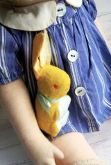 オムレツ色のうさぎさん　スモールサイズ　７，５ｃｍ　海を渡ったジャパンラビット　