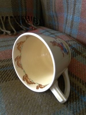 画像2: バニキンズ　古い時代のカップ　ロイヤルドルトン　イングランドのうさぎたち