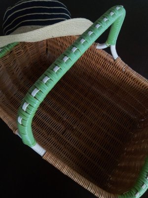 画像4: 網み目のきれいな籐のバスケット　持ち手のついた手さげスタイル　イギリス　
