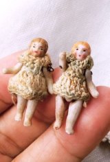 ニットドレスのミニチュアドール　３，１ｃｍ　オールビスク 　HERTWIG　ヘルトヴィヒ　 