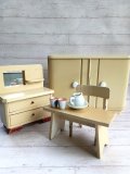 ミニチュア家具　４点セット　人形の家　アンティーク　