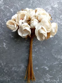 他の写真3: バニラ色の布花　　アンティークコサージュ   ★ブーケ　ドール制作    　素材　造花