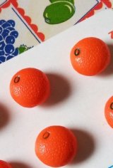 フレッシュオレンジ　ヴィンテージのガラスボタン