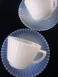 白い食器でお茶を！　カップ＆ソーサー　★マクベス エバンス　ミルクガラス