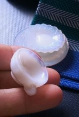 ミルクガラスのミニチュア　カップ、ソーサー＆ プレート