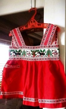 他の写真2: チロリアンテープのついたスカート　赤ずきんちゃんとオオカミ　刺繍　リボン　
