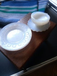 他の写真1: ミルクガラスのミニチュア　カップ、ソーサー＆ プレート