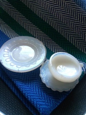 画像5: ミルクガラスのミニチュア　カップ、ソーサー＆ プレート