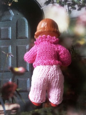 画像3: 可愛らしいニットの装い 　ミニチュアの女の子　 ラバー ドール   ARI　人形の家　　