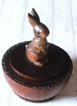 木彫りのうさぎ　★ANRI     ハンドカーヴィング 　蓋つきケース
